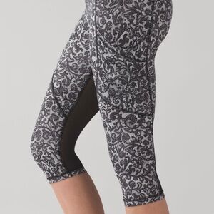 Lululemon Outrun Cropped Running Leggings (17" Inseam) Cinder Lace‎